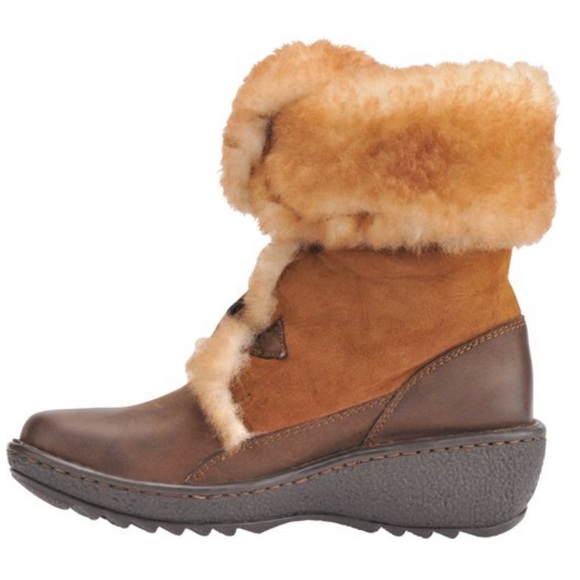 Born Shoes - Born Telly Suede Leather Shearling Toggle Winter Boots Color is Autumn Size 9
